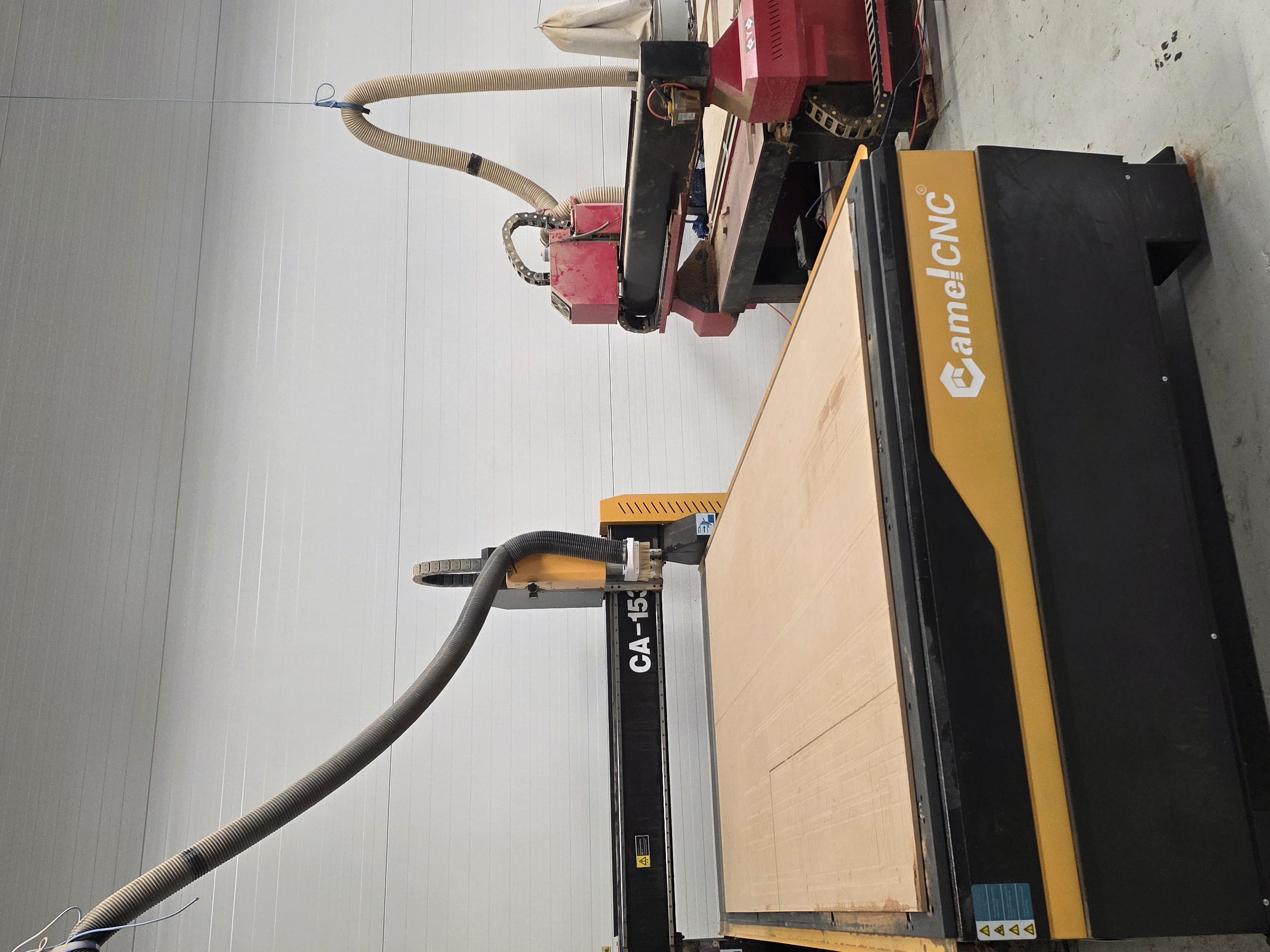 Produksjon av spesialtilpassede møbler med CNC-maskin