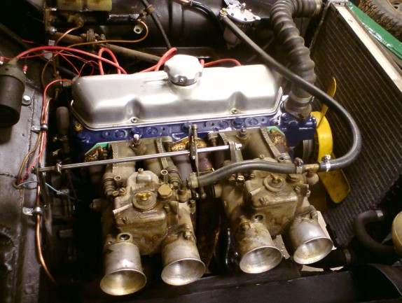 Maskinrum på en folkrac-Amazon, Volvo B20 utrustad med Webrar.