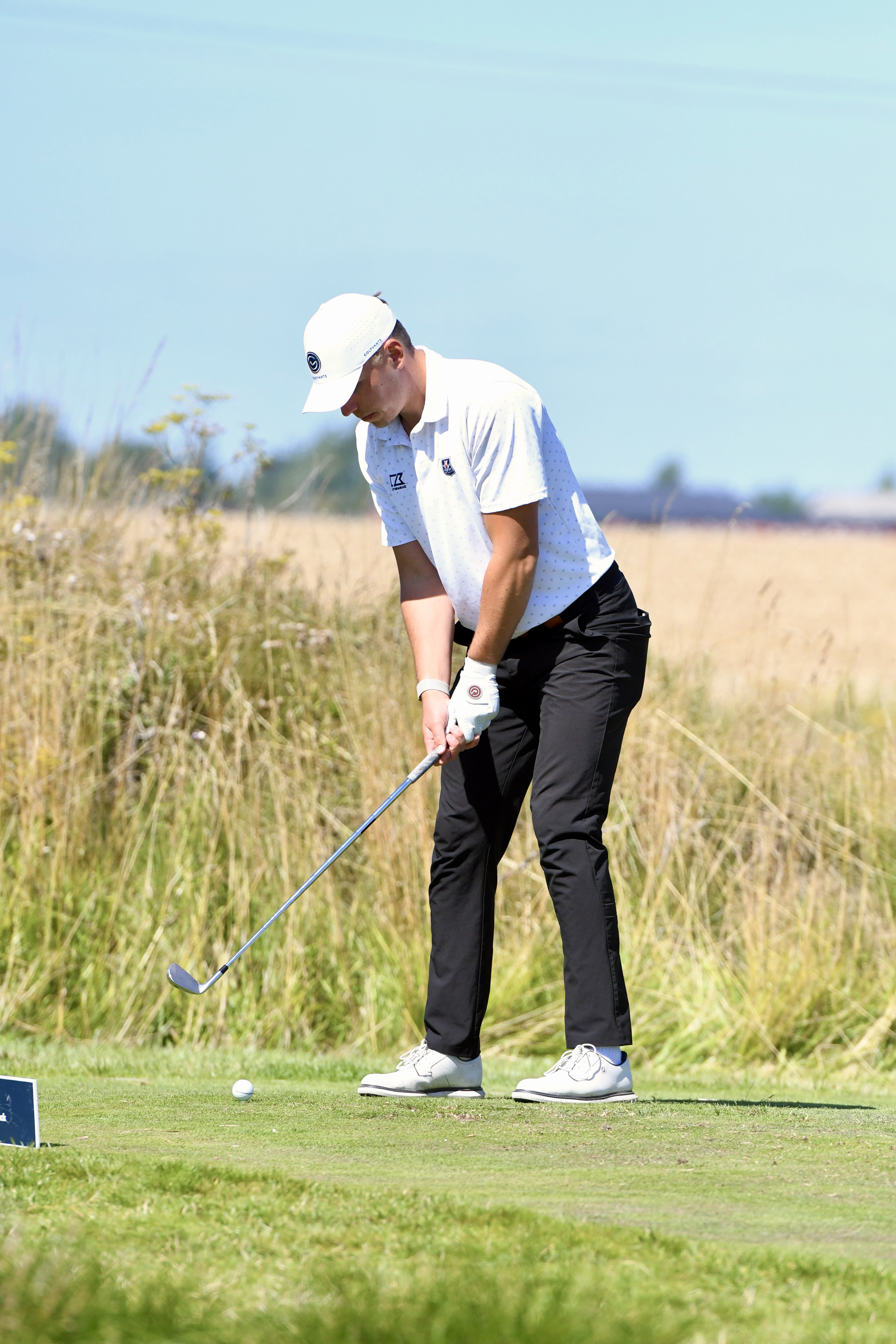 Oscar Abrahamsson p&aring; fairway