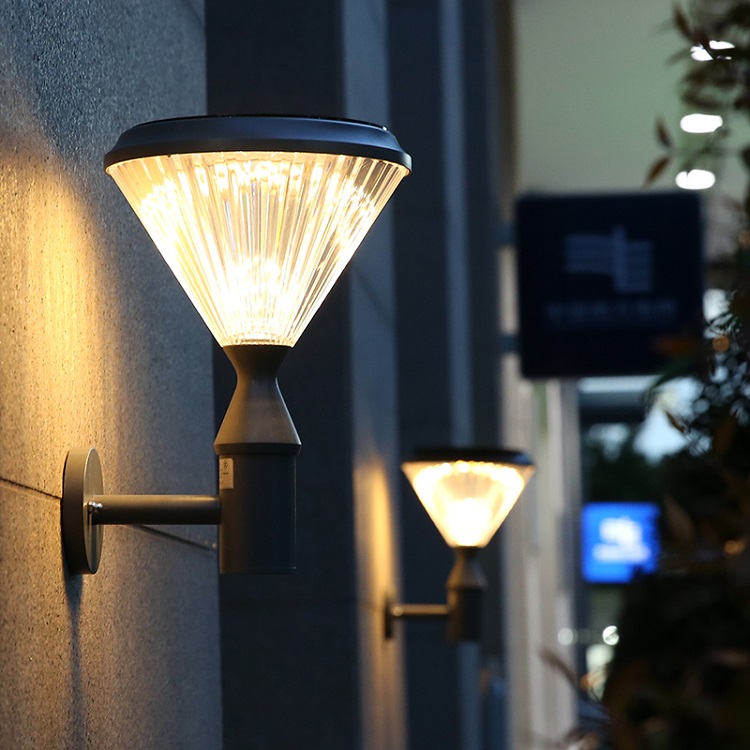 Solcellslampa utomhus vägghängd Gävle