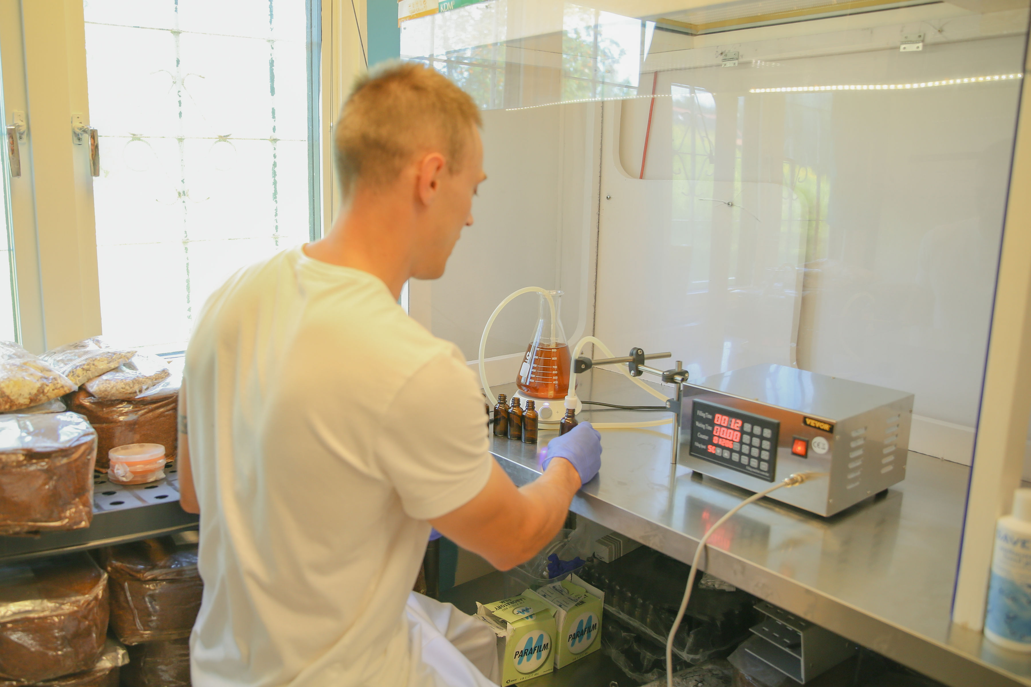Linus i Svampfabrikens laboratorium