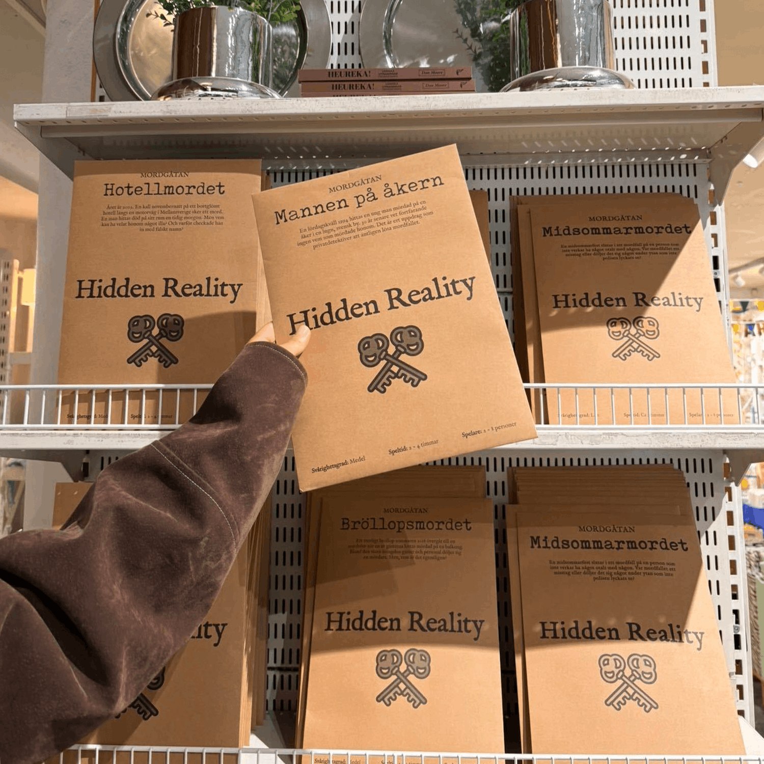 Lagerhaus är en av återförsäljarna som säljer Hidden Realitys mordgåtor
