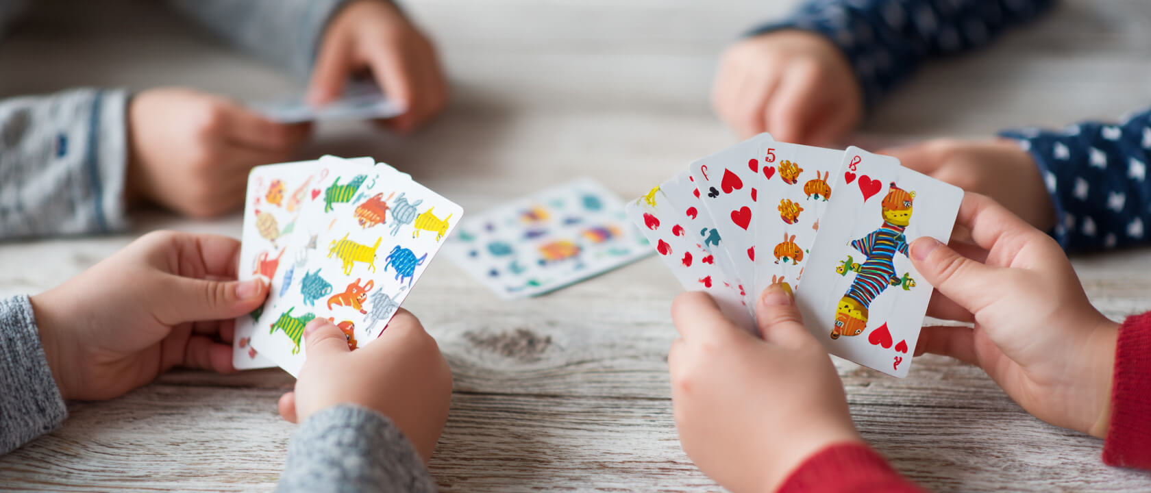 Kortspel och resespel för barn