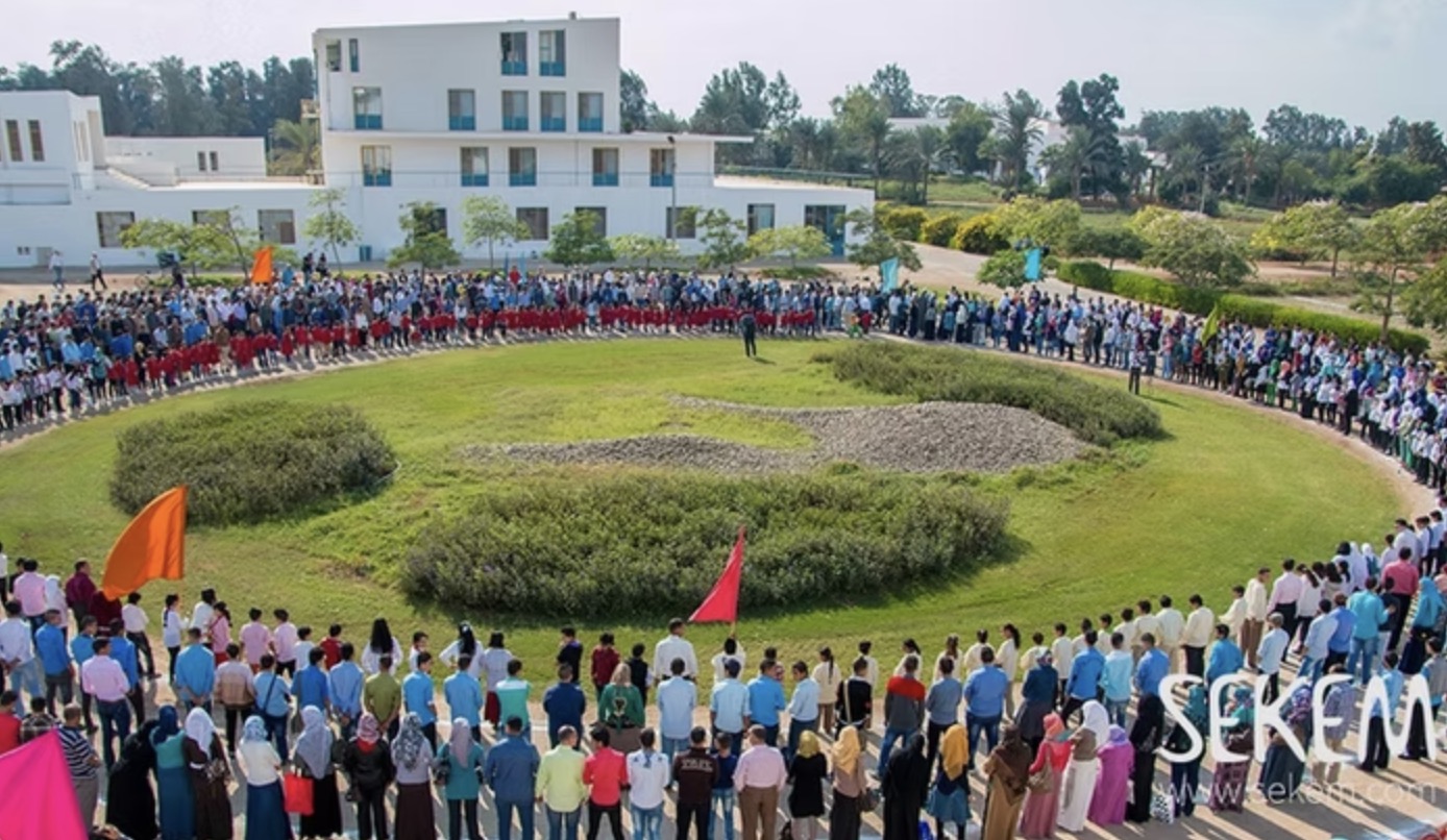 Morgonsamling. SEKEM integrerar hållbart jordbruk med människornas vardagsliv och spiritualitet.