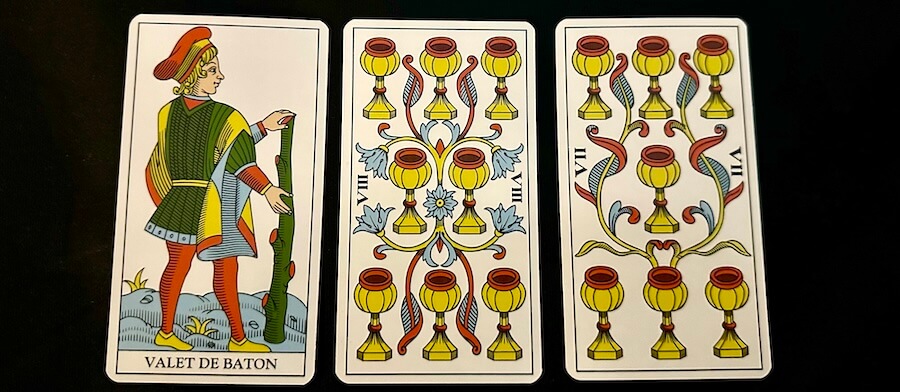 Tre tarotkort ur Marseille Tarot