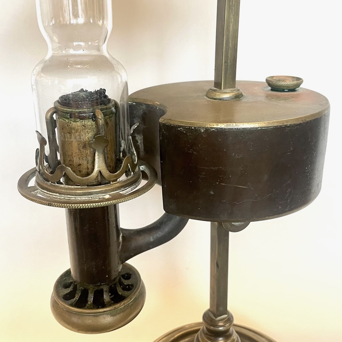 Stjälplampa med argandsk brännare