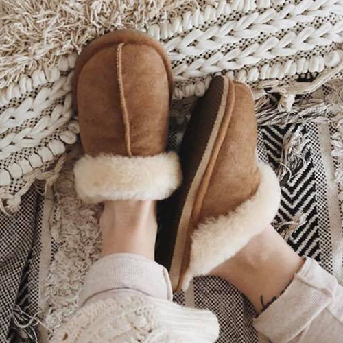 Tofflor i farskinn for dam och herr - farskinnstofflor med 100% akta farskinn