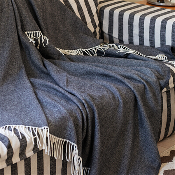 Mjuka ullplädar i 100% ull för soffa och säng