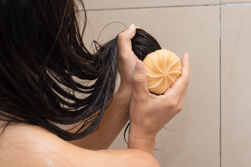 Schampo- och balsamkakor fr&aring;n Kaliflower Organics, k&ouml;p hos Malin i Ratan