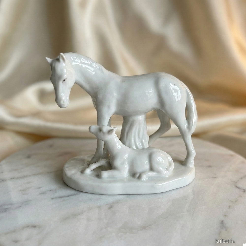 Detaljer av porselensfigur hest