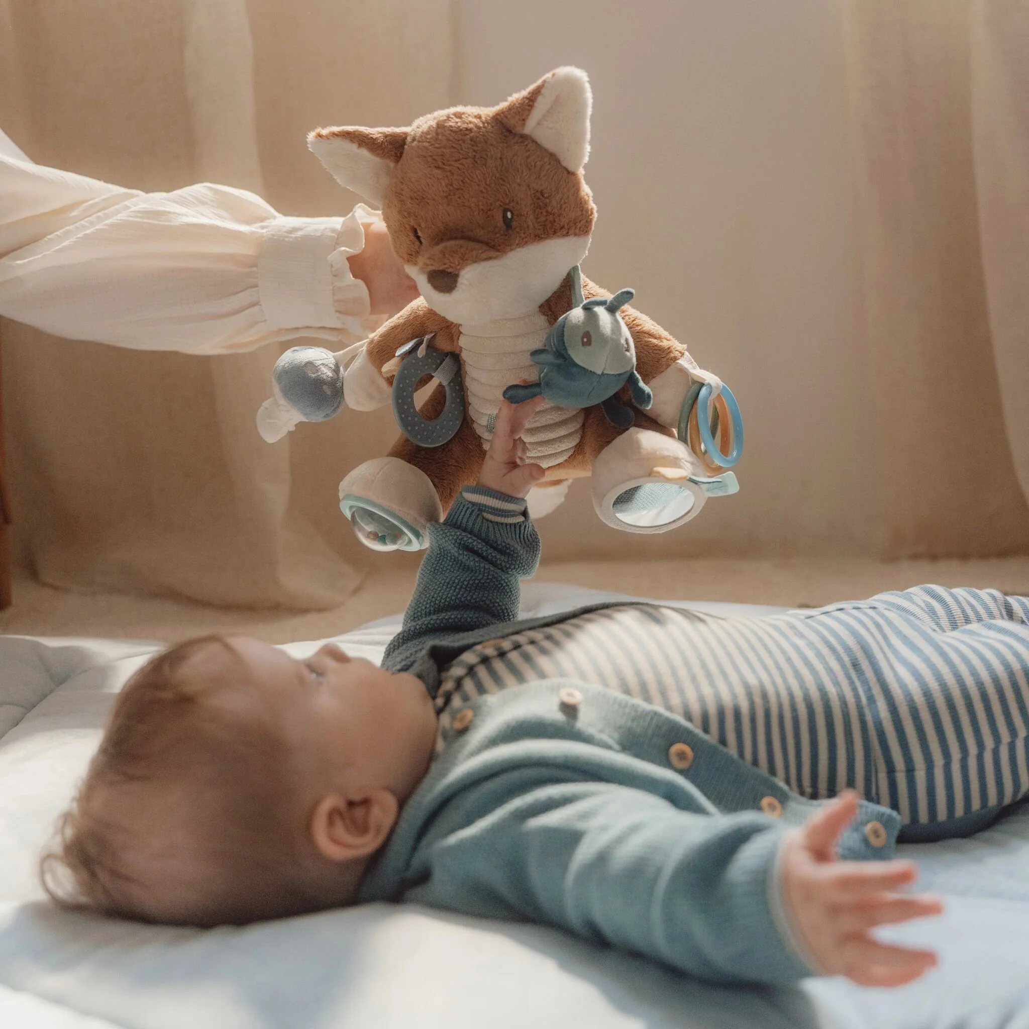 Little Dutch Forest Friends activiteitenknuffel vos