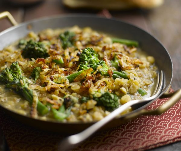 Tenderstem® broccoli & Bengali Split Pea Curry with Caramelised Shallots