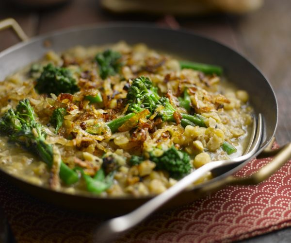 Tenderstem® broccoli & Bengali Split Pea Curry with Caramelised Shallots