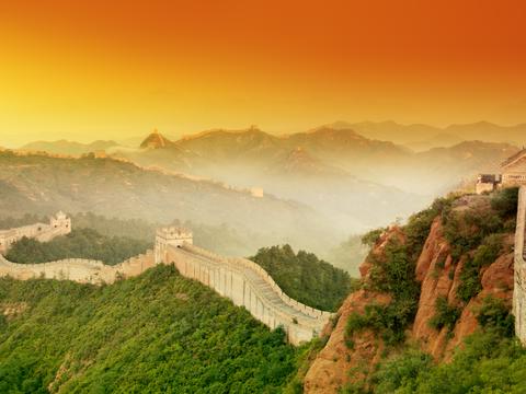 Panoramic view of the Great Wall stretching to the horizon