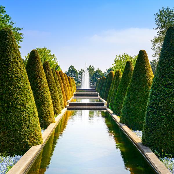 Fountain in Keukenhof Gardens