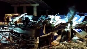 19-killed-as-bus-plunges-onto-frozen-river-in-Russia
