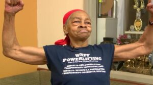 82-year-old-bodybuilder-beats-up-home-intruder