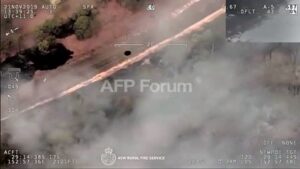 Aerial-views-of-battle-to-contain-Australian-bushfires