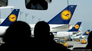 Airlines-avoid-Middle-Eastern-airspace-Lufthansa-cancel-flights