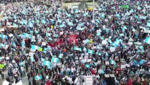 Anti-government-protesters-set-bus-on-fire-in-Guatemala