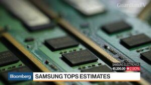 Apple-Faces-Life-After-IPhone-Samsung-Faces-Geopolitical-Risks