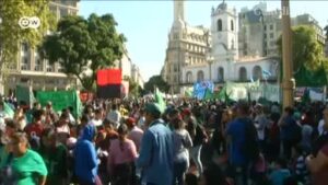 Argentinas-peso-stock-exchange-plunge-after-Macri-vote-defeat
