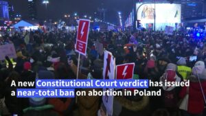 Argentine-abortion-rights-activists-show-solidarity-with-Polish-women-protesting-the-abortion-ban