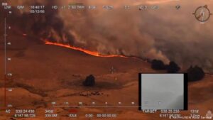Australia-Thousands-trapped-on-beach-as-fires-approach