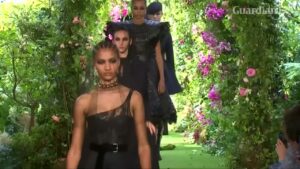 Back-to-black-for-Dior-at-Paris-Haute-Couture-show