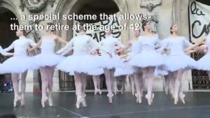 Ballet-dancers-protest-French-pension-reform-on-steps-of-Opera-Garnier
