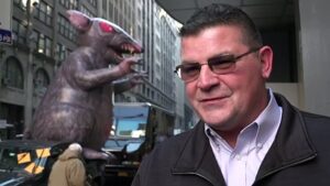 Ballooning-dispute-Americas-giant-inflatable-rats-under-attack
