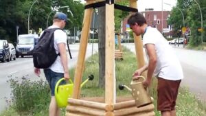 Berliners-come-to-the-rescue-of-their-drought-stricken-trees