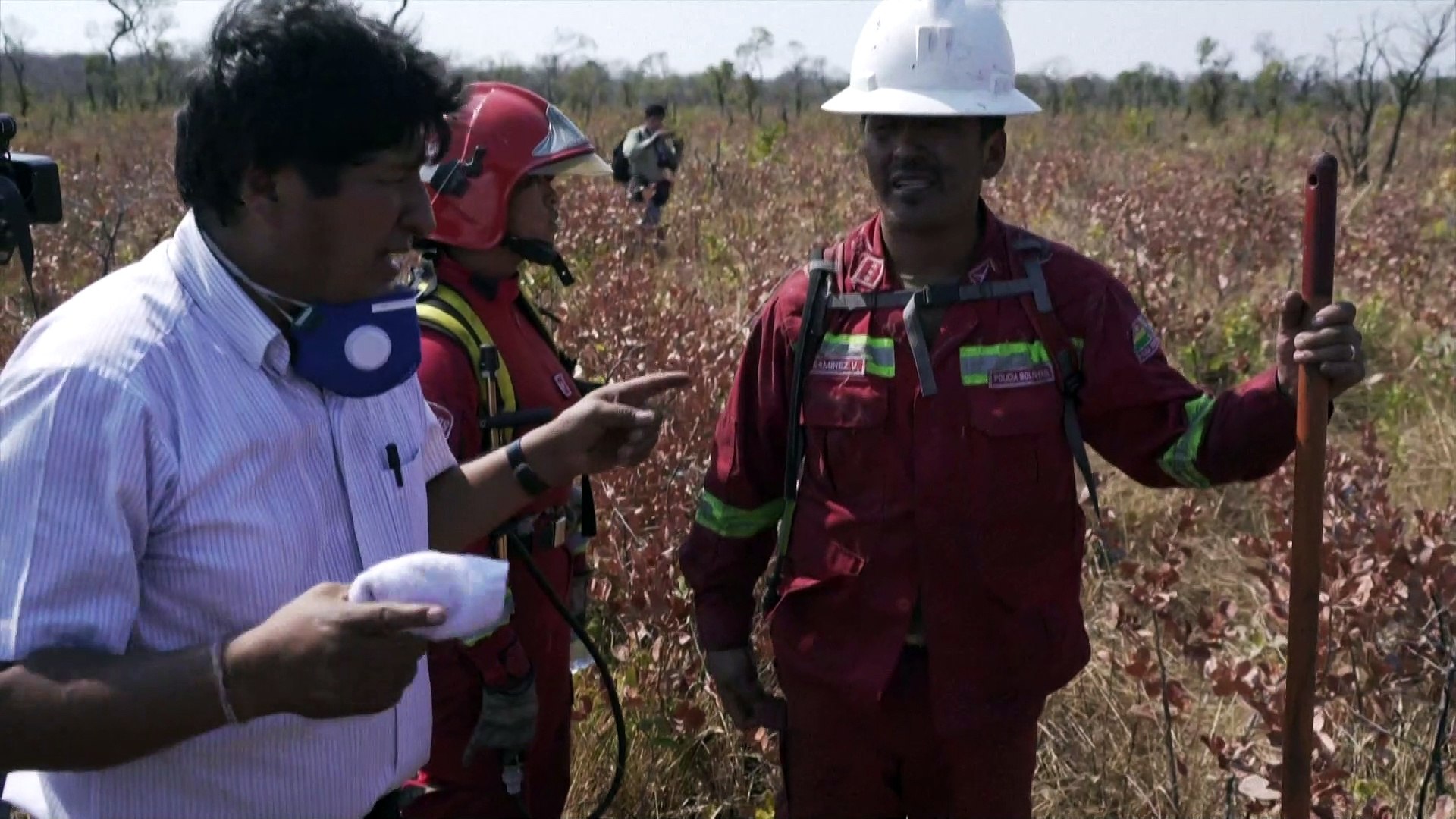 Bolivian-President-Morales-helps-firefighters-battle-wildfires