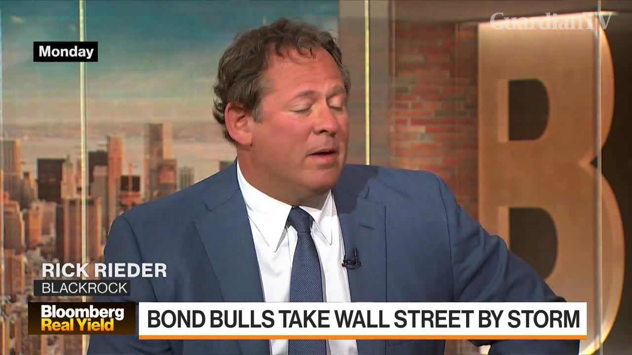 Bond-Bulls-Take-Wall-Street-by-Storm