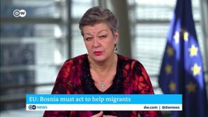 Bosnia-moves-migrants-into-heated-tents-after-snowstorm