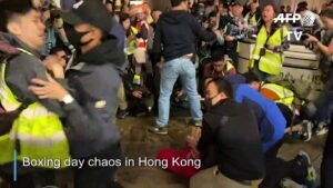 Boxing-day-mall-clashes-in-Hong-Kong