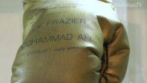 Boxing-glove-autographed-by-Muhammad-Ali-in-Italy-auction