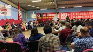 Chile-Students-fight-for-constitutional-reform