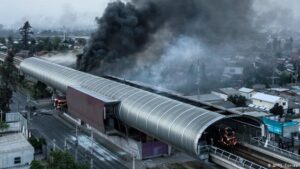 Chile-suspends-planned-metro-fare-hike-amid-violent-protests