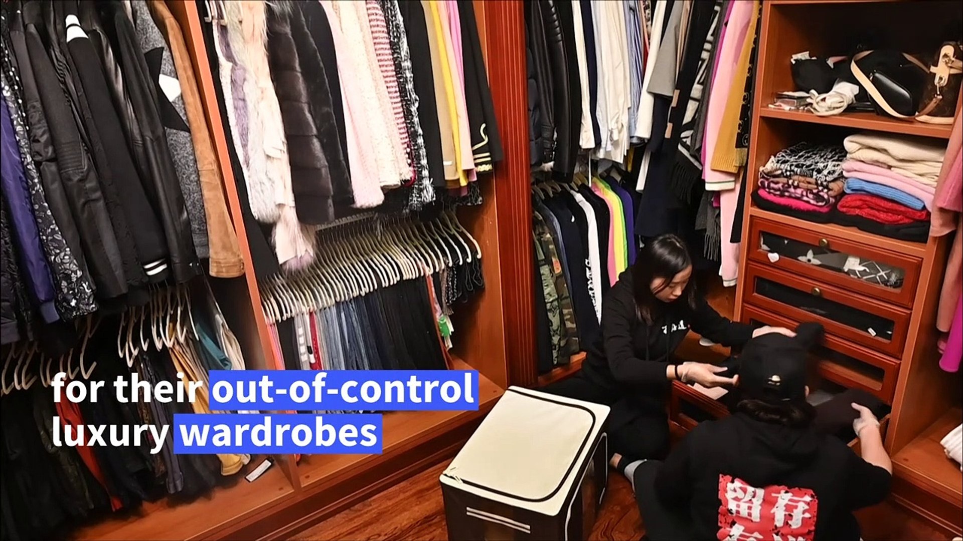 Chinas-luxury-shoppers-call-in-the-tidy-teams