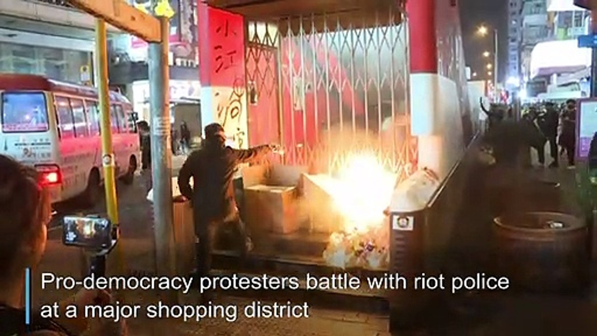 Christmas-Eve-chaos-in-Hong-Kong-as-police-and-protesters-clash