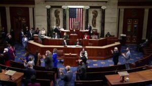 Democrat-Pelosi-narrowly-reelected-as-US-House-speaker