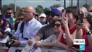 Democrats-pull-out-the-stops-to-woo-Californias-Hispanic-voters