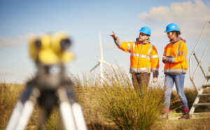 male and female windfarm engineers