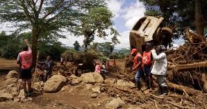Dozens-killed-as-dam-bursts-in-Kenya-1
