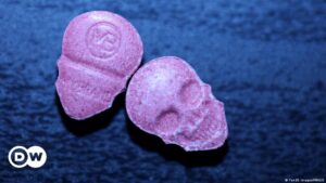 Drug-checking-app-alerts-users-to-potentially-lethatl-pills