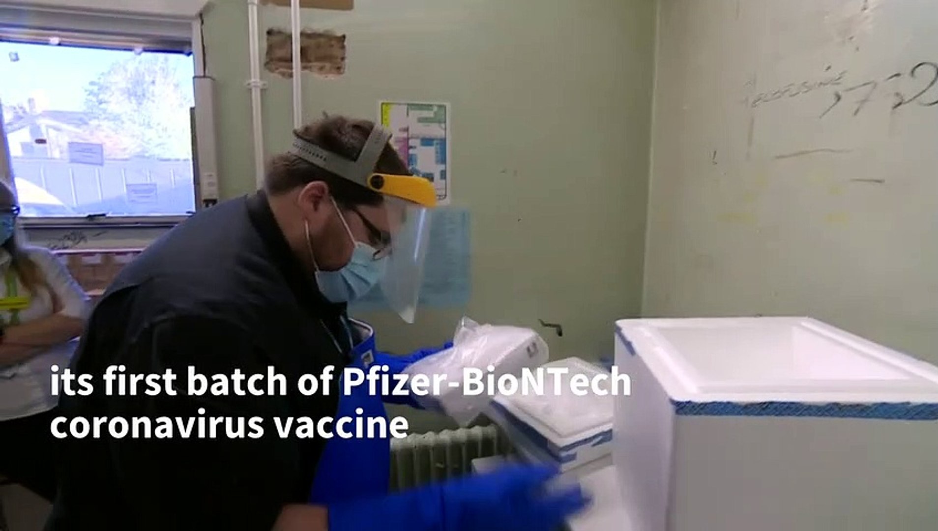 First-batch-of-Pfizer-BioNTech-coronavirus-vaccine-arrives-at-London-hospital-1