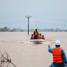 Floods-kill-111-in-central-Vietnam-storm-Saudel-on-the-way