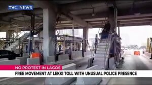 Free-movement-at-Lekki-tollgate-with-unusual-police-presence