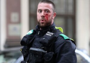 French-court-sentences-eight-youths-to-prison-for-assaulting-police-officers